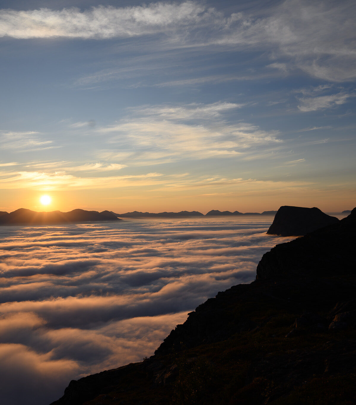 Dawn Above the Cloud Sea — Keipen