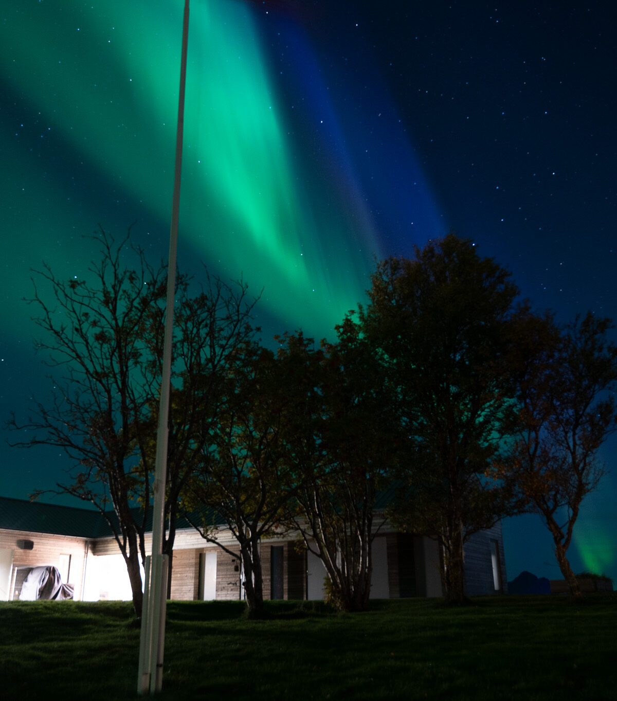 Northern Lights, White House — Skagenhaugen